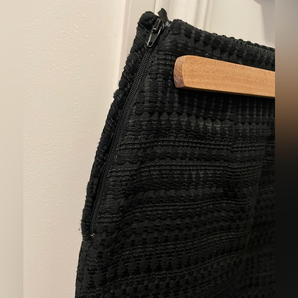 H&M Skirt - Picture 3 of 6